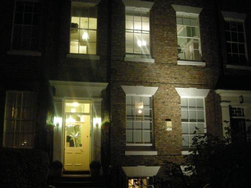 Blossoms York Guesthouse 외부 사진